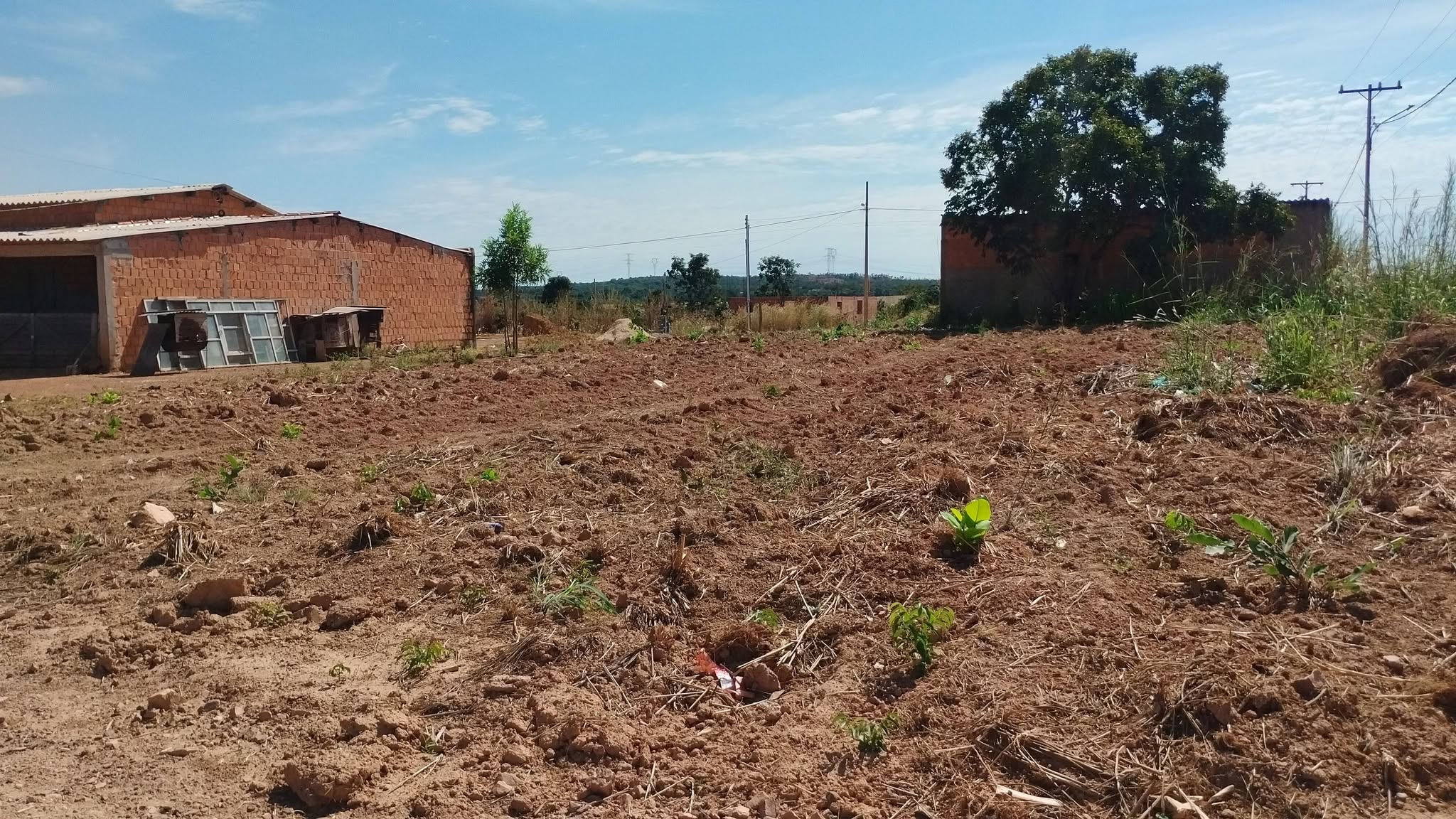 Áreas urbanas - 300 m2 cada uma